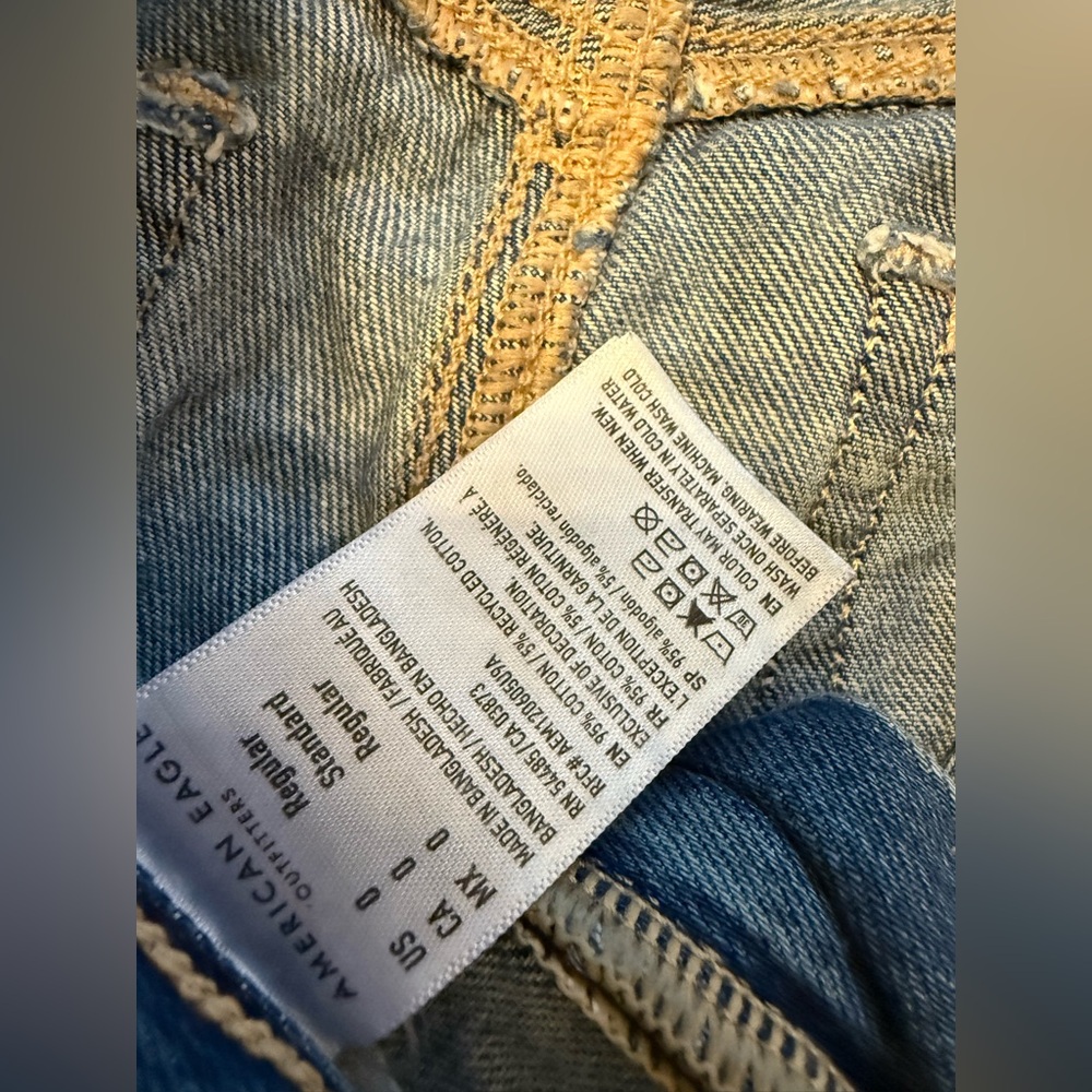 American Eagle Low Rise Baggy Flare Jeans Women’s Size 0 Denim Blue Jeans - Picture 3 of 8